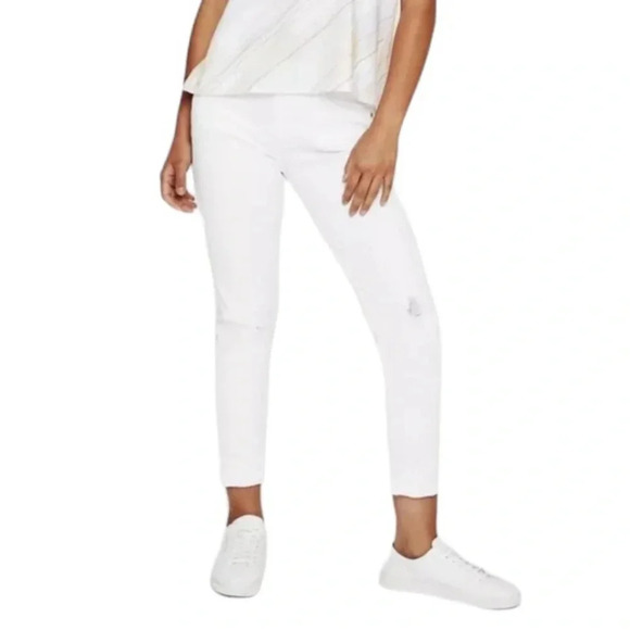 NEW AG ExBoyfriend Slouchy Slim High Rise Distressed White Denim Jeans Size 24 - Picture 1 of 16